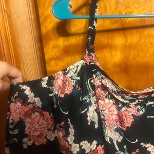 COPY - Cute cold shoulder top